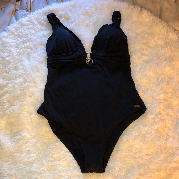 Stylish Black One Piece Swimsuit - Picture 3 of 16